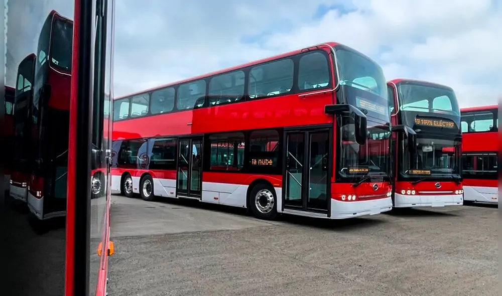 Los autobuses eléctricos de dos pisos en Santiago y la modernización de la red de Metrobús revolucionan en América Latina. Foto: Ministerio de Transportes Chile