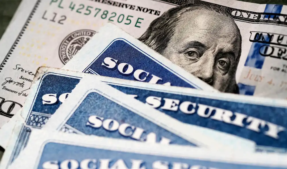 Los jubilados de EE.UU. podrían enfrentar un COLA más bajo en 2025 a pesar de los altos niveles de inflación. Foto: Telemundo Los jubilados de EE.UU. podrían enfrentar un COLA más bajo en 2025 a pesar de los altos niveles de inflación. Foto: Telemundo