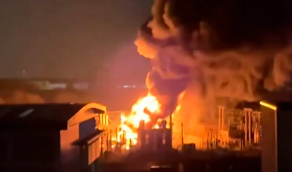 Más de 1.300 vuelos se vieron afectados debido al incendio en el aeropuerto de Heathrow de Londres. Foto: AFP. Más de 1.300 vuelos se vieron afectados debido al incendio en el aeropuerto de Heathrow de Londres. Foto: AFP.