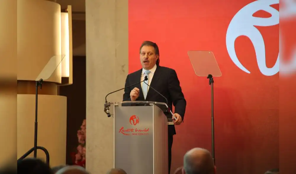 El senador Joseph Addabbo busca regular los casinos y sorteos en línea en Nueva York, enfrentando dudas sobre su legalidad y la falta de supervisión estatal. Foto: CNN