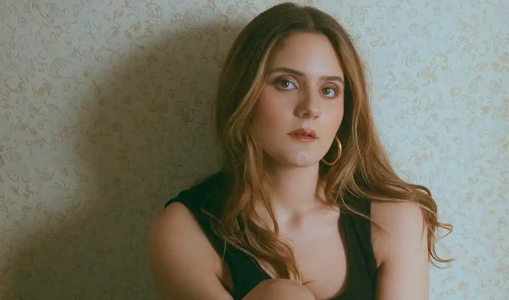 Tiare lanzó su álbum debut 'Necia', destacando en el pop latino por su autenticidad y conexión emocional. Foto: difusión.