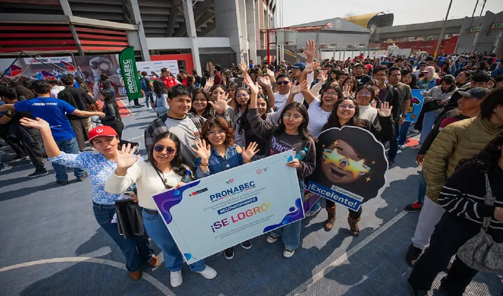 Jóvenes lograron una vacante para Beca 18. Foto: Pronabec