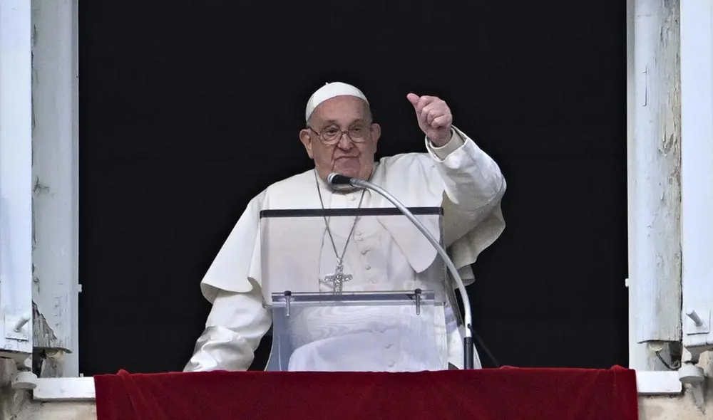 La salud del papa Francisco ha mejorado notablemente, por lo que ya dejó atrás el uso de máscara de oxígeno y mostró avances en su fisioterapia. Foto: AFP La salud del papa Francisco ha mejorado notablemente, por lo que ya dejó atrás el uso de máscara de oxígeno y mostró avances en su fisioterapia. Foto: AFP