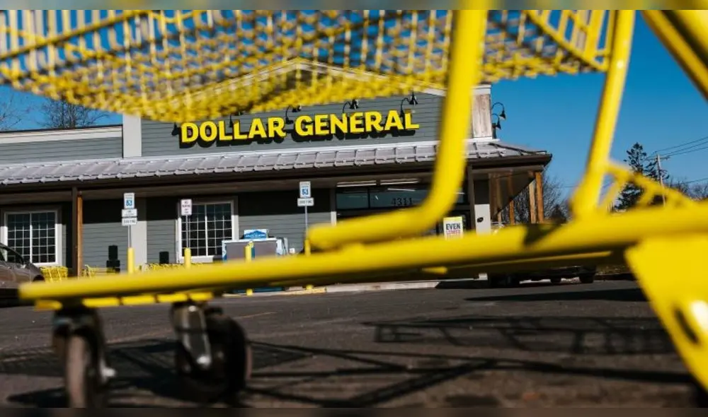 El cierre de más de 140 tiendas de Dollar General refleja los retos económicos actuales, donde la inflación y la caída en las ventas están redefiniendo el panorama comercial en Estados Unidos. Foto: CNN