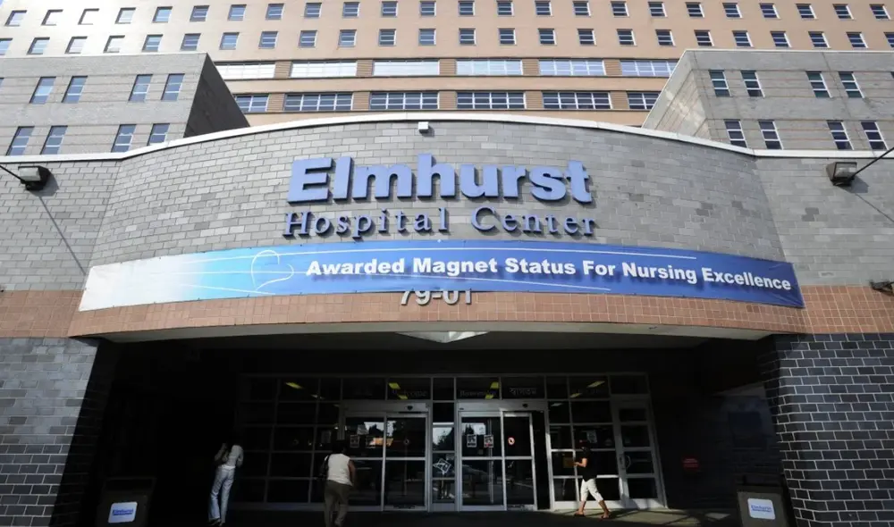 Lizette, madre de tres hijos, sufrió una herida que requirió cinco puntos de sutura; la agresora se declaró inocente de los cargos y permanece en custodia a la espera de juicio. Foto: NY Daily News