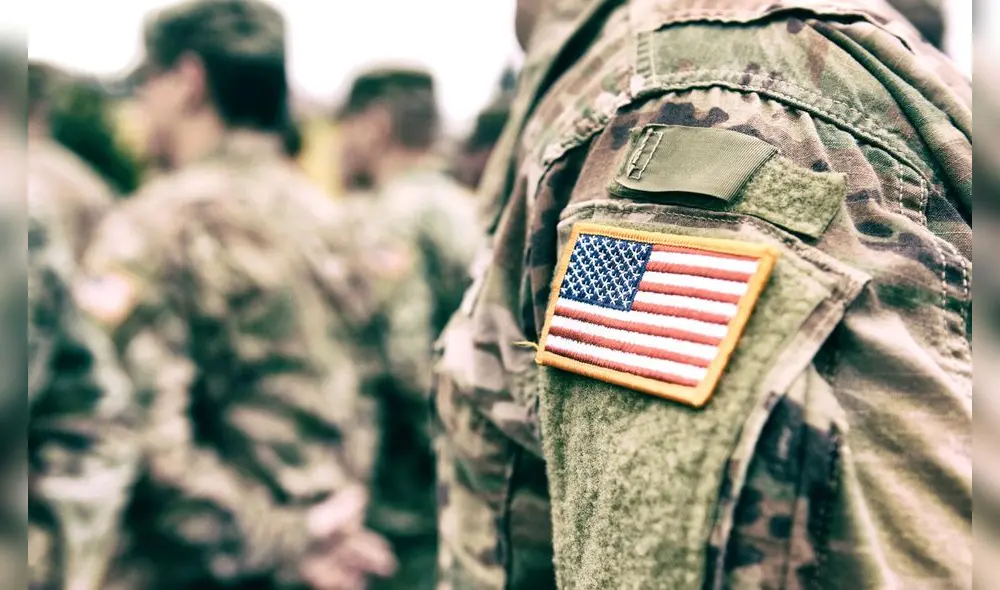 Un acuerdo histórico permitirá a veteranos LGBTQ+ revisitar sus bajas militares bajo la política 'Don’t Ask, Don’t Tell', abriendo la puerta a la restauración de beneficios y una reparación por años de discriminación. Foto: CNN Un acuerdo histórico permitirá a veteranos LGBTQ+ revisitar sus bajas militares bajo la política 'Don’t Ask, Don’t Tell', abriendo la puerta a la restauración de beneficios y una reparación por años de discriminación. Foto: CNN