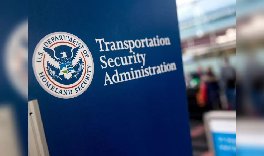 La nueva Ley REAL ID que entrará en vigencia en mayo de 2025 cambiará la forma en que los viajeros acceden a los aeropuertos de EE. UU., por lo que es fundamental actualizar tu documentación para evitar sorpresas al volar. Foto: CNN