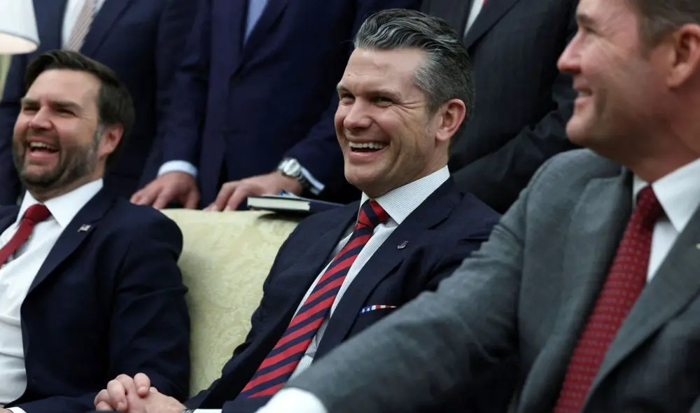 El secretario de Defensa de Estados Unidos compartió por error planes confidenciales sobre un ataque en Yemen. El secretario de Defensa de Estados Unidos compartió por error planes confidenciales sobre un ataque en Yemen.