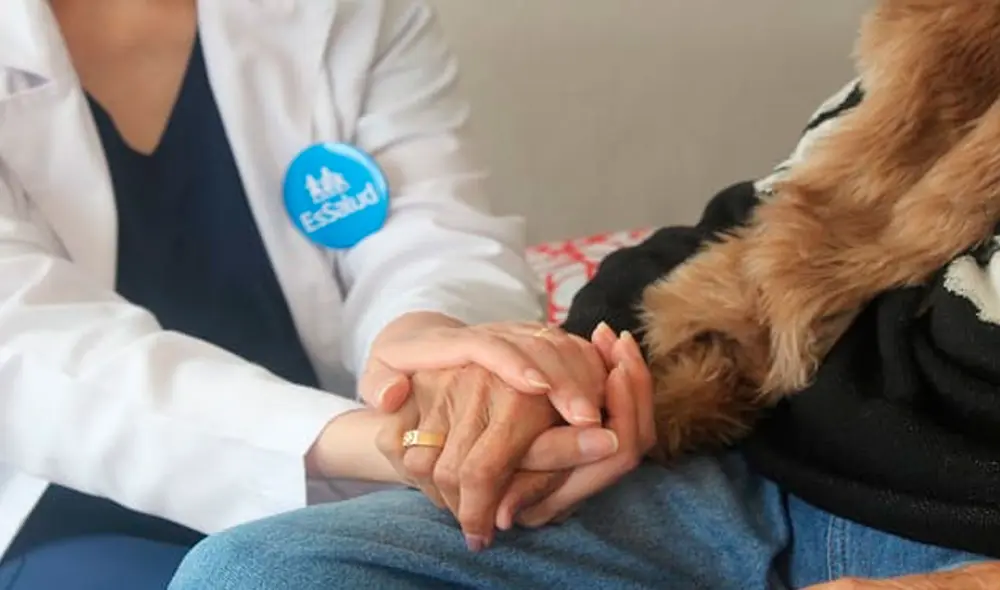 Se estima que la cobertura actual de los cuidados paliativos, en el Perú, llega aproximadamente al 6,5 % de las personas. Foto: EsSalud