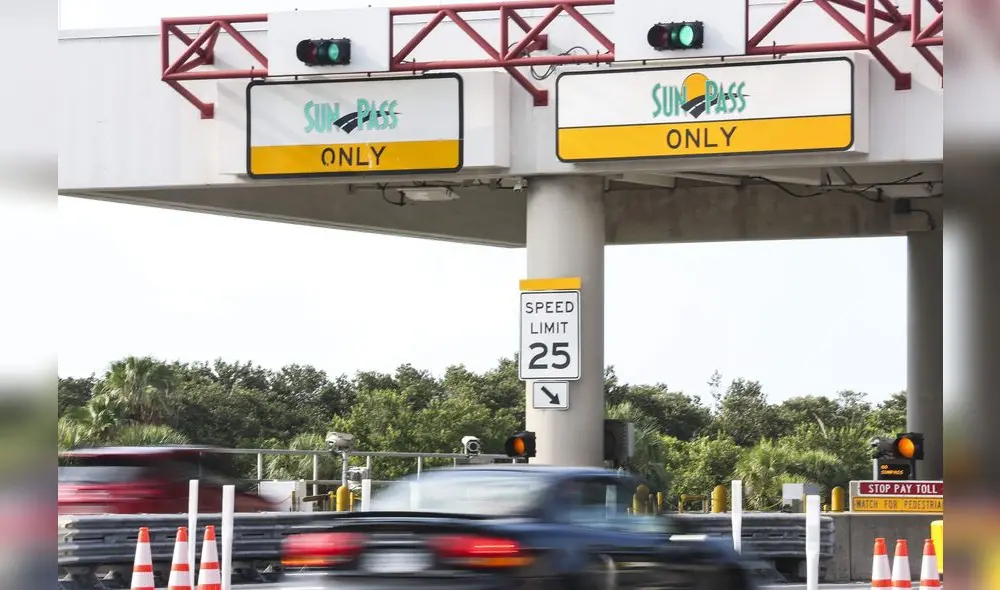 Descubre cómo obtener el SunPass en Florida: aprende sobre el proceso de registro, los requisitos y cómo utilizarlo en las principales autopistas del estado. Foto: Tampa Bay Times.
