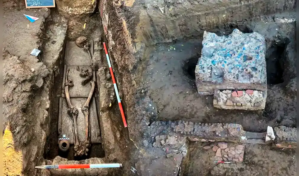 Los materiales descubiertos en el yacimiento permiten establecer una cronología romana. Foto: Composición LR/Superintendencia del Área Metropolitana de Nápoles. Los materiales descubiertos en el yacimiento permiten establecer una cronología romana. Foto: Composición LR/Superintendencia del Área Metropolitana de Nápoles.