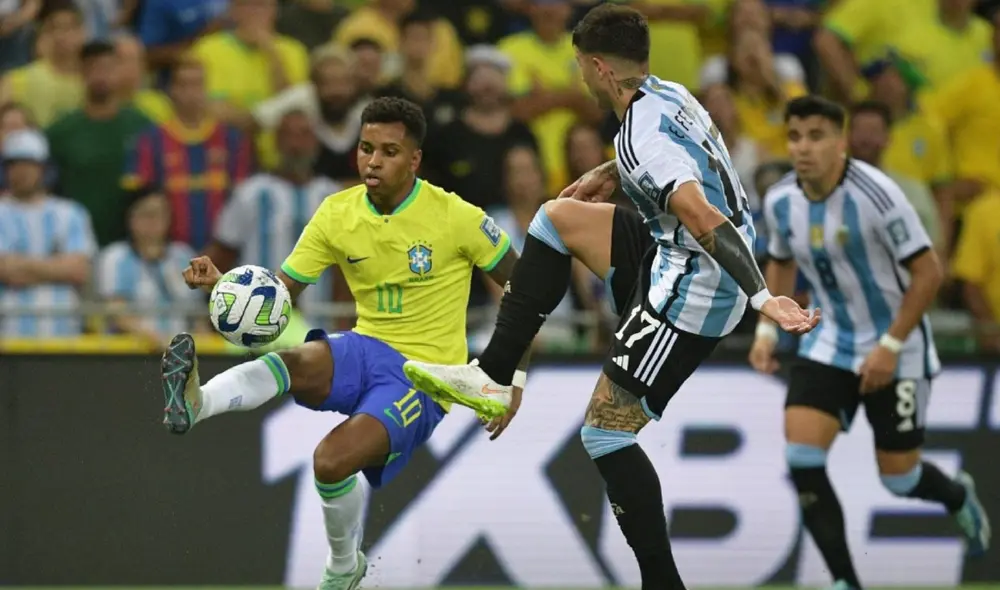 Argentina, campeona del mundo, llega en gran forma al duelo, mientras que Brasil busca demostrar su calidad con nuevas figuras. Foto: Conmebol Argentina, campeona del mundo, llega en gran forma al duelo, mientras que Brasil busca demostrar su calidad con nuevas figuras. Foto: Conmebol