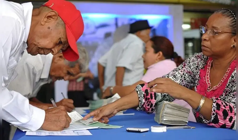 Diversos jubilados y pensionados de la CSS en Panamá podrán cobrar sus pagos del 4 del abril al 21 de abril. Foto: CDN