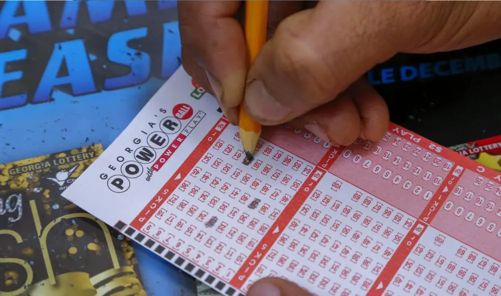 El sorteo del Powerball del 24 de marzo dejó un nuevo millonario en Florida. El ganador tiene seis meses para reclamar su premio. Foto: composición LR/Los Ángeles Times
