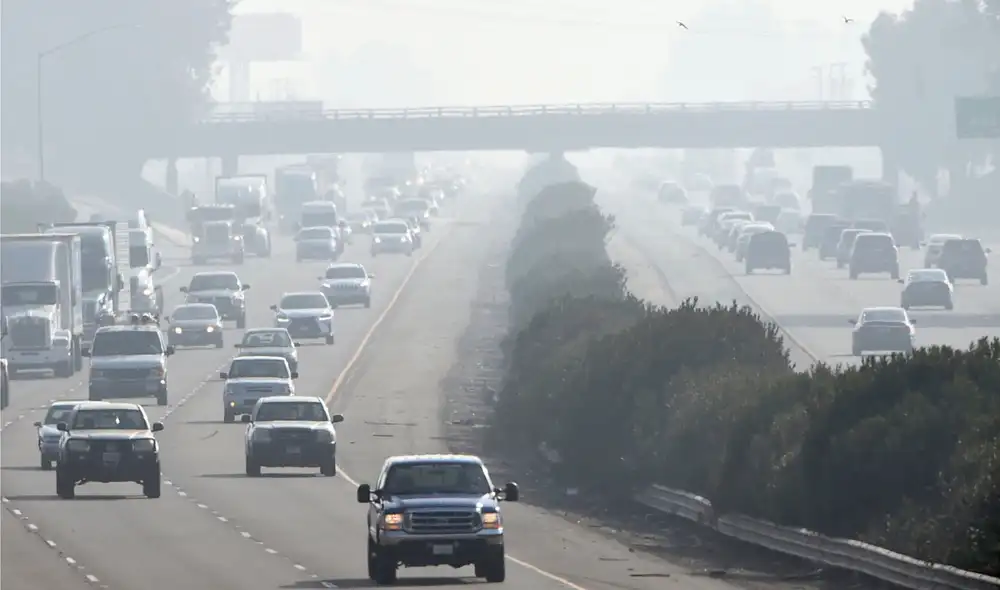 Una alerta de calidad del aire en el sur de California ha llevado a millones de residentes a cerrar sus ventanas y limitar su tiempo al aire libre. Foto: Berkeley News