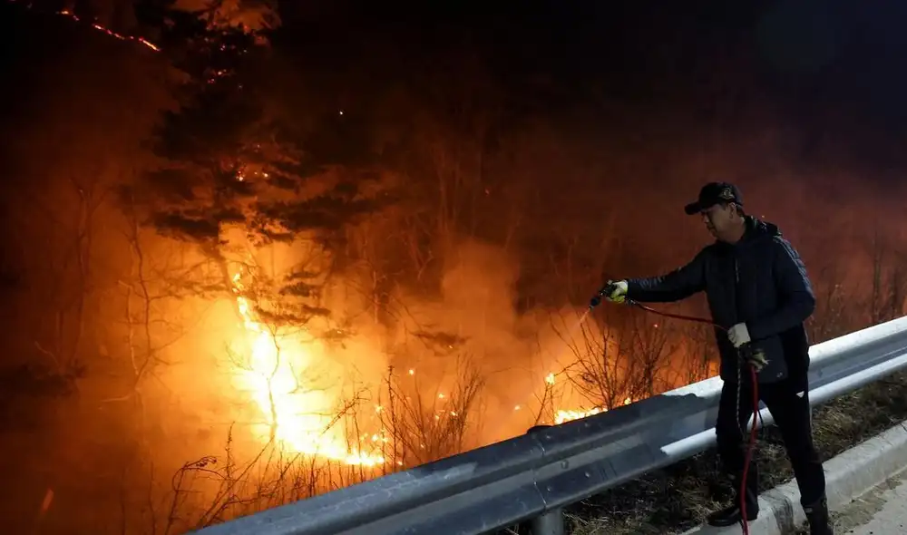 Corea del Sur sumergido en una crisis ambiental por incendios forestales y muertes. Foto: CNN Corea del Sur sumergido en una crisis ambiental por incendios forestales y muertes. Foto: CNN