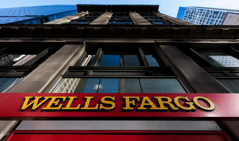 Wells Fargo es uno de los bancos más grandes de Estados Unidos, con más de 8,000 sucursales y una fuerte presencia en servicios financieros tanto a nivel personal como corporativo. Foto: Hola News Wells Fargo es uno de los bancos más grandes de Estados Unidos, con más de 8,000 sucursales y una fuerte presencia en servicios financieros tanto a nivel personal como corporativo. Foto: Hola News