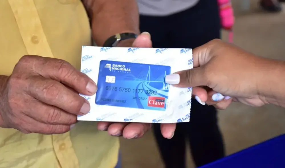 La digitalización también aplicará a becas universitarias mediante la aplicación Mi Wallet Nacional, que permite a los estudiantes recibir sus pagos de manera rápida y eficiente. Foto: composición LR/Telemetro