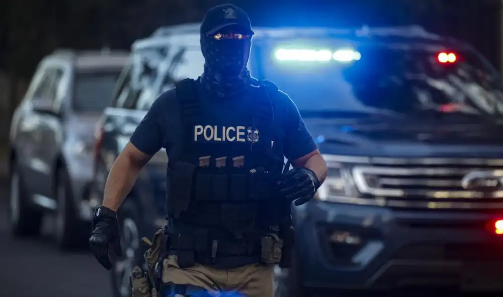 En 2020, ICE realizó más de 2.000 arrestos en California durante operaciones de inmigración, destacando la alta presencia de la agencia en el estado. Foto: Los Angeles Times