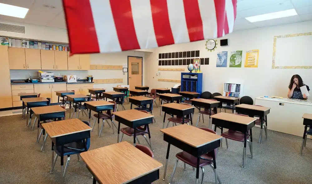 El Senado de Florida ha aprobado unánimemente la eliminación de la ley que obligaba a las escuelas secundarias e intermedias a iniciar clases más tarde Foto: Telemundo