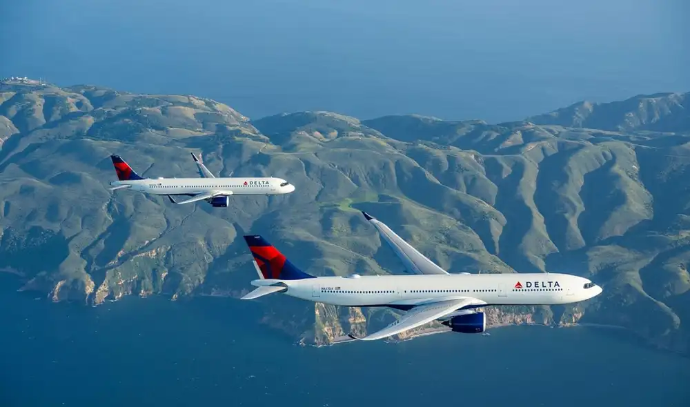 El vuelo Delta 2983 de Delta Air Lines, que despegaba de Washington D. C., esquivó un T-38 de la Fuerza Aérea a solo 152 metros de distancia. La tripulación recibió alertas del TCAS. Foto: MARCA Usa