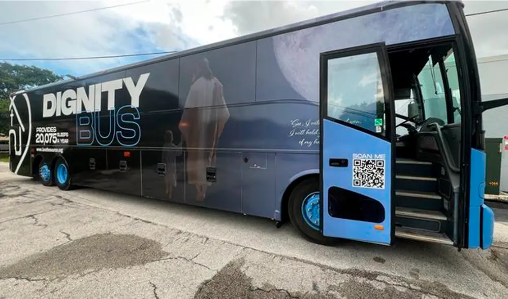 Para acceder a los refugios temporales en autobuses, las personas no deberán contar con antecedentes penales. Foto: difusión