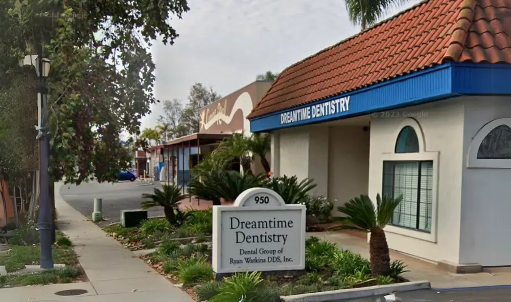 Niña de 9 años muere tras procedimiento dental en San Diego, en una clínica con antecedentes de investigaciones por el uso de anestesia en menores. Foto: composición LR/The Independent