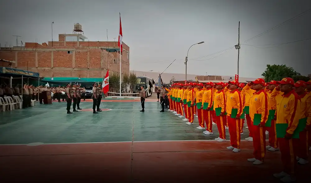 Reconocimiento a policías de salvataje. Foto: Liz Ferrer Reconocimiento a policías de salvataje. Foto: Liz Ferrer