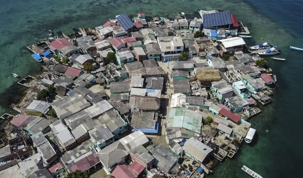 Esta isla ubicada en el océano Pacífico ha alcanzando los 125.000 habitantes por kilómetro cuadrado. Foto: Euronews Esta isla ubicada en el océano Pacífico ha alcanzando los 125.000 habitantes por kilómetro cuadrado. Foto: Euronews