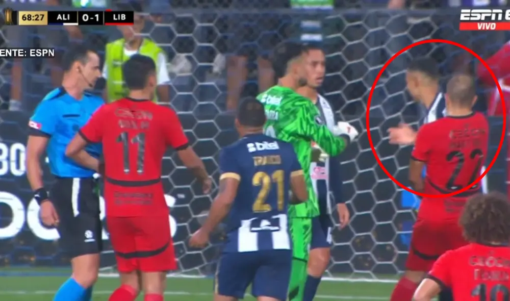 Hugo Martínez fue expulsado tras agredir a Renzo Garcés al minuto 68. Foto: captura de pantalla