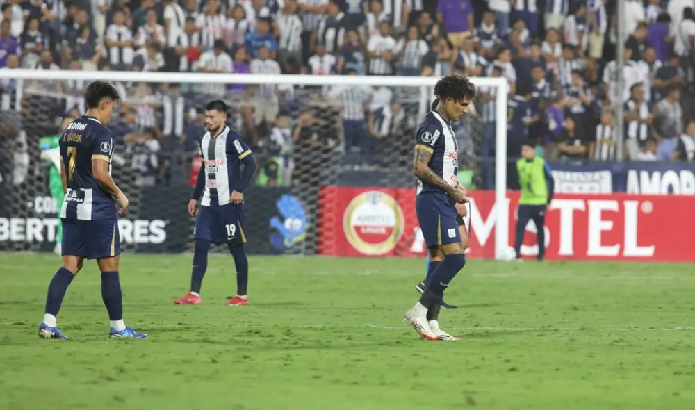 Alianza Lima debutó en la Copa Libertadores con una derrota ante Libertad de Paraguay. Foto: La República/Carlos Félix