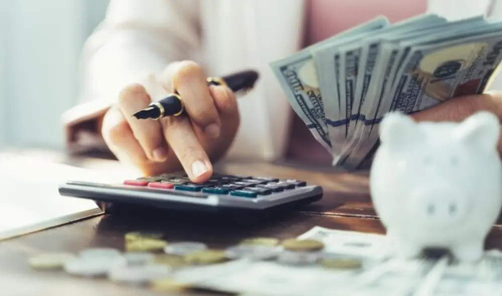 Cumplir con el pago del Décimo Tercer Mes es obligatorio para las empresas, y su incumplimiento puede acarrear sanciones. Este bono es un alivio económico para muchas familias panameñas. Foto: Freepik