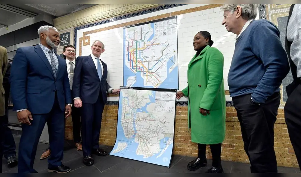 Janno Lieber, presidente de la MTA, y demás autoridades presentan el rediseño del mapa del metro de Nueva York. Foto: MTA