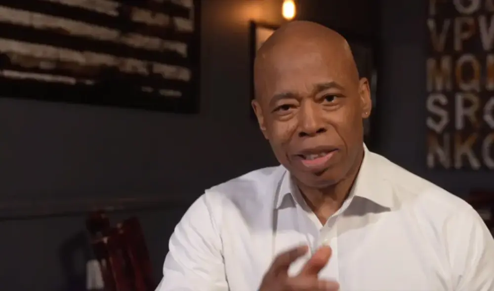 Adams deberá entregar 3.750 firmas antes del 27 de mayo para ser incluido en la boleta de las elecciones generales de noviembre.