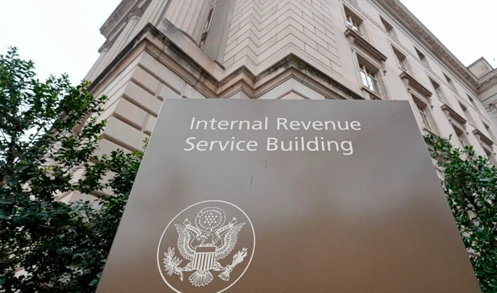 Extranjeros deben cumplir con las obligaciones fiscales del IRS mediante formularios específicos. Foto: CNN