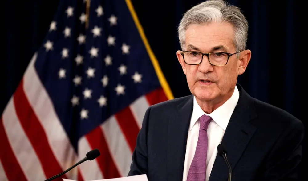 Jerome Powell se pronunció sobre los riesgos de las políticas arancelarias de Donald Trump. Foto: EFE