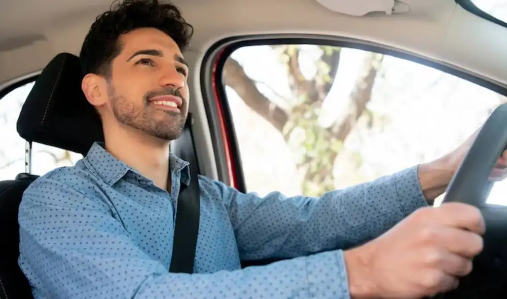 California, Colorado, Nueva Jersey y otros lideran iniciativas que ofrecen licencias de conducir, permisos o tarjetas de autorización a extranjeros sin importar su estatus migratorio. Foto: Freepik