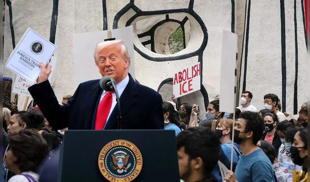 Donald Trump solicitó que las elecciones en todos los estados de EEUU soliciten estatus migratorio. Foto: Composición LR/Borderless Magazine/AFP Donald Trump solicitó que las elecciones en todos los estados de EEUU soliciten estatus migratorio. Foto: Composición LR/Borderless Magazine/AFP