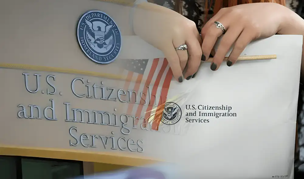 USCIS redefine los criterios para los trámites migratorios en Estados Unidos por Donald Trump. Foto: composición LR
