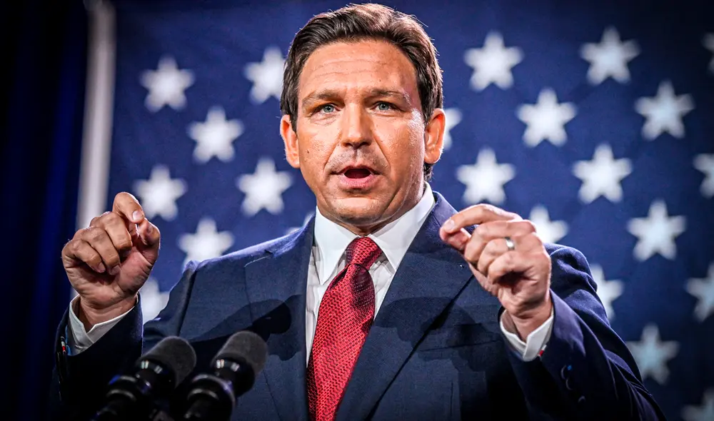 La firma de la Ley SB 1600 por DeSantis introduce la Licencia Universal en Florida, facilitando la integración de profesionales de otros estados al mercado laboral local. Foto: AFP