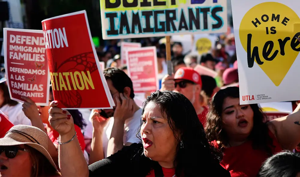 El proyecto SB 36 propone prohibir la divulgación de datos de licencias de conducir a entidades para la aplicación de leyes migratorias, garantizando la seguridad de los inmigrantes. Foto: El País