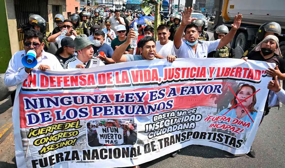 Empresas de transporte público realizarán el paro de sus unidades y protestarán por el incremento de la violencia en el Perú. Foto: composición LR/Miguel Vásquez/LR