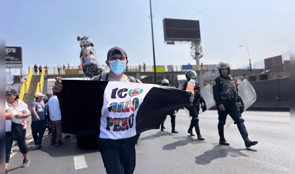 Diversos gremios de transportistas han frenado sus actividades como medida de protesta. Foto: Grecia Infante/ La República.