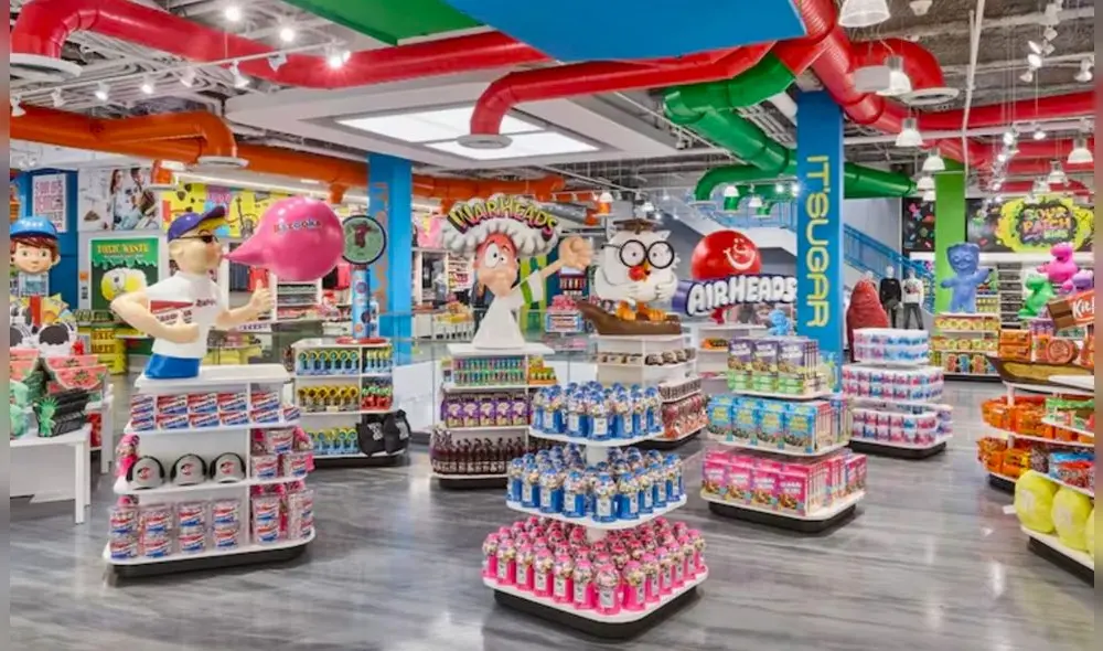 La tienda ocupa más de 60 mil pies cuadrados, ofreciendo más de 500 tipos de dulces temáticos. Foto: It’Sugar