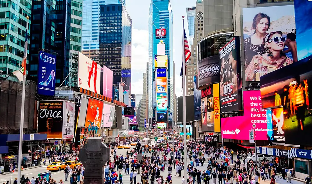 Uno de los motivos detrás de la decisión de apagar Times Square supuestamente sería el alto nivel de contaminación lumínica que genera. Foto: Viator