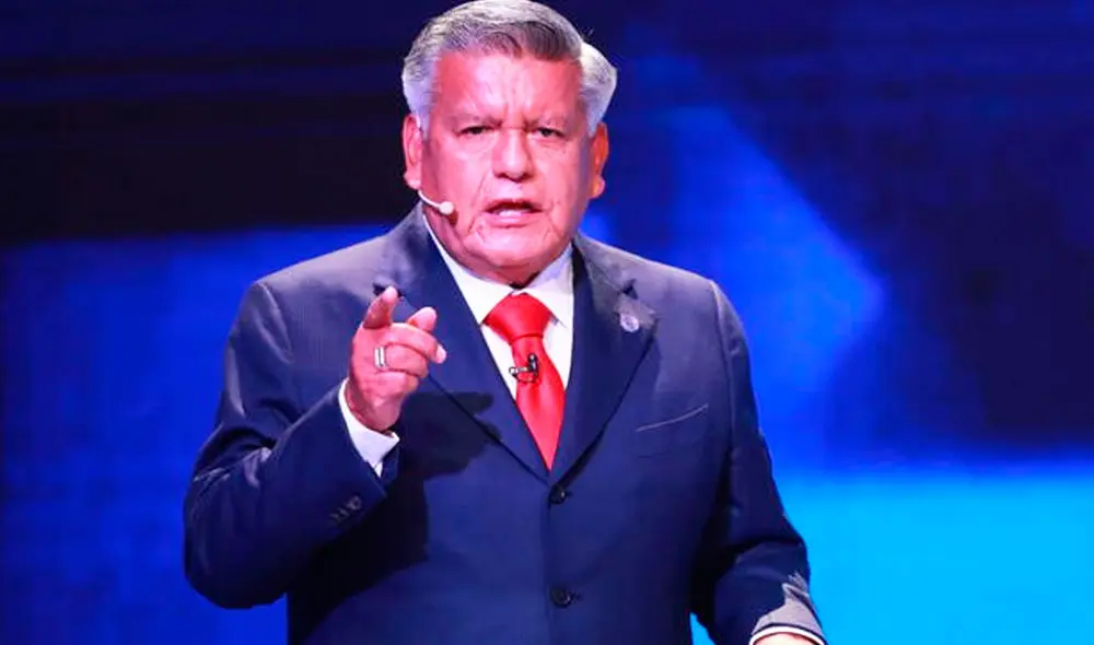 El gobernador de La Libertad, César Acuña, nuevamente sorprendió a la audiencia durante en el Encuentro de Directores UCV 2025 con sus peculiares frases. Foto: Andina El gobernador de La Libertad, César Acuña, nuevamente sorprendió a la audiencia durante en el Encuentro de Directores UCV 2025 con sus peculiares frases. Foto: Andina