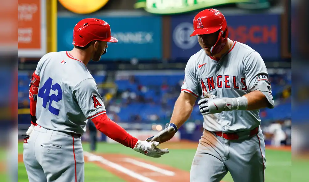 Cada 15 de abril, el número 42 regresa a los estadios como símbolo de igualdad. Foto: AFP