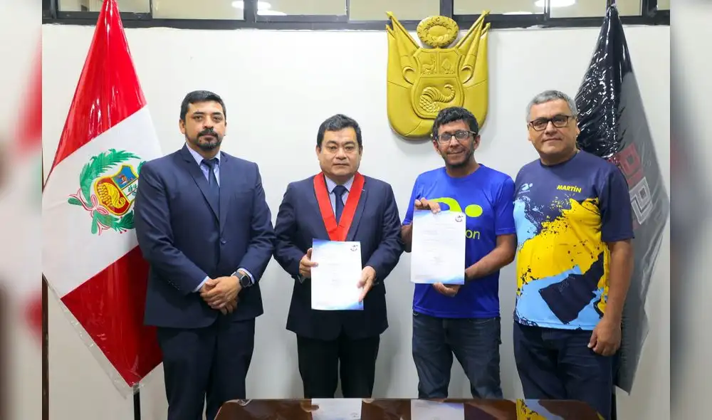 Representantes de la Corte de Tumbes y Academia Berendson firman convenio para fomentar la natación.