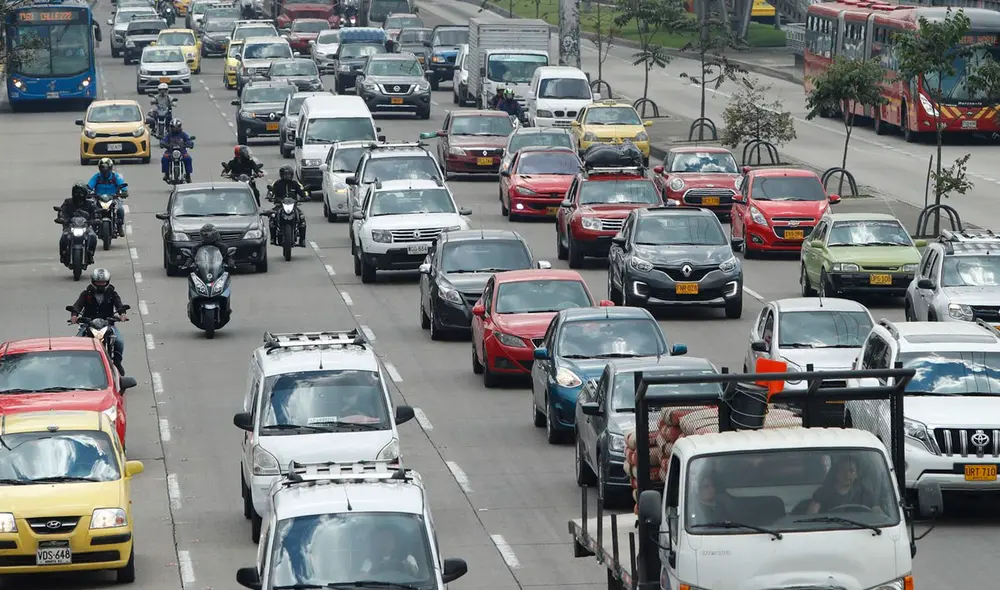 El pico y placa tiene la misión de reducir el tráfico, la contaminación y los accidentes en las principales ciudades de Colombia. Foto: Semana El pico y placa tiene la misión de reducir el tráfico, la contaminación y los accidentes en las principales ciudades de Colombia. Foto: Semana