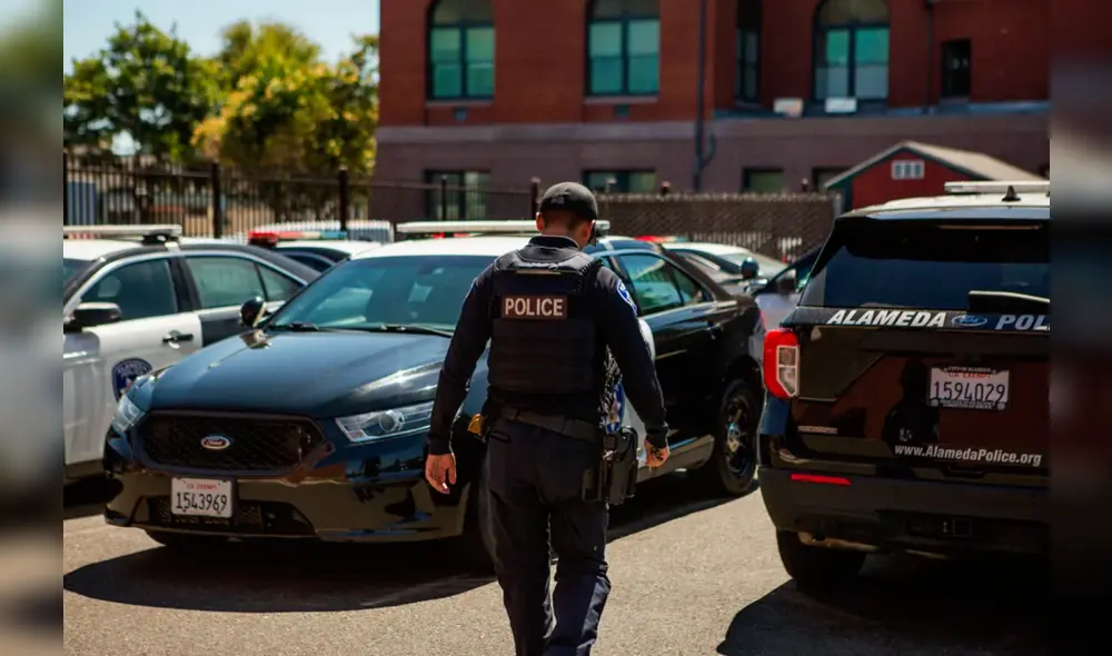 Autoridades californianas alertan a los inmigrantes sobre fraudes que explotan el miedo a la deportación. Foto: CalMatters